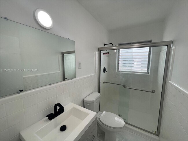 Building Photo - 316 Surfside Blvd