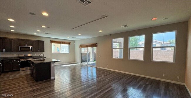 Building Photo - 6387 Ashland Crst St