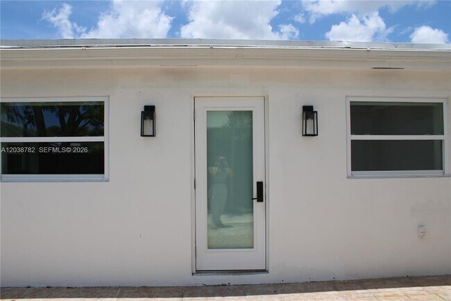 Building Photo - 3827 SW 88th Ct