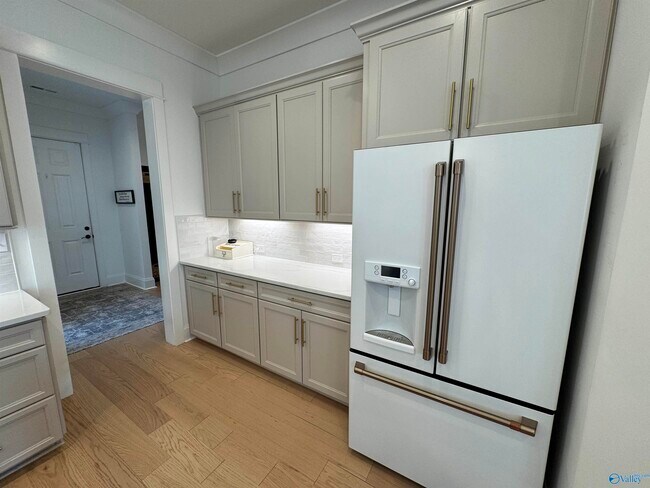 Building Photo - 133 Bienville St
