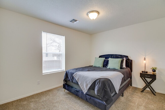 Building Photo - 251 San Clemente Ave NW