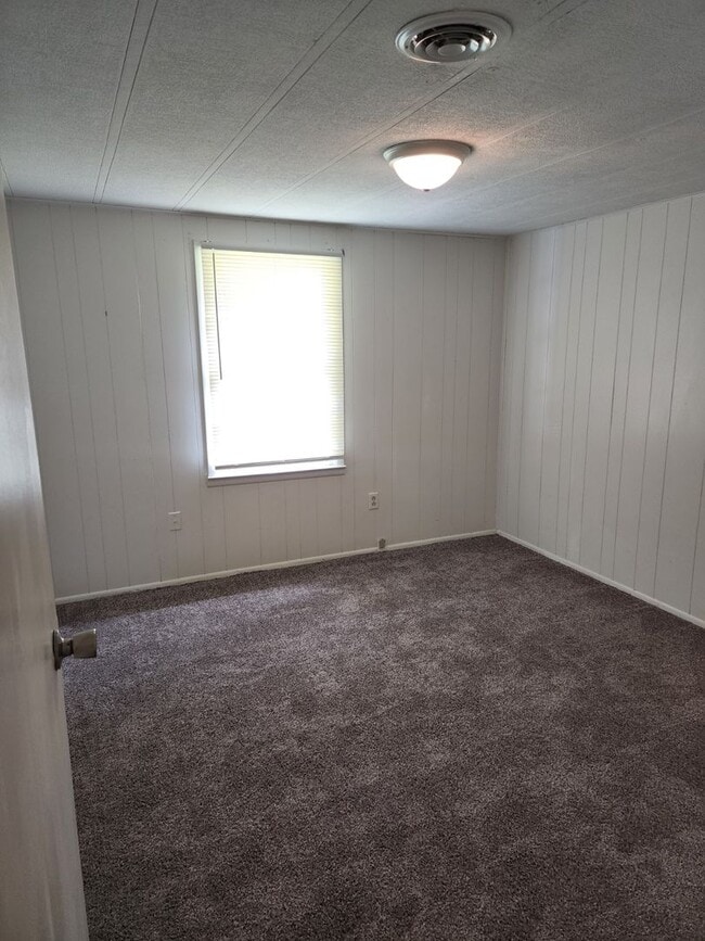 Building Photo - 709 Lee Rd