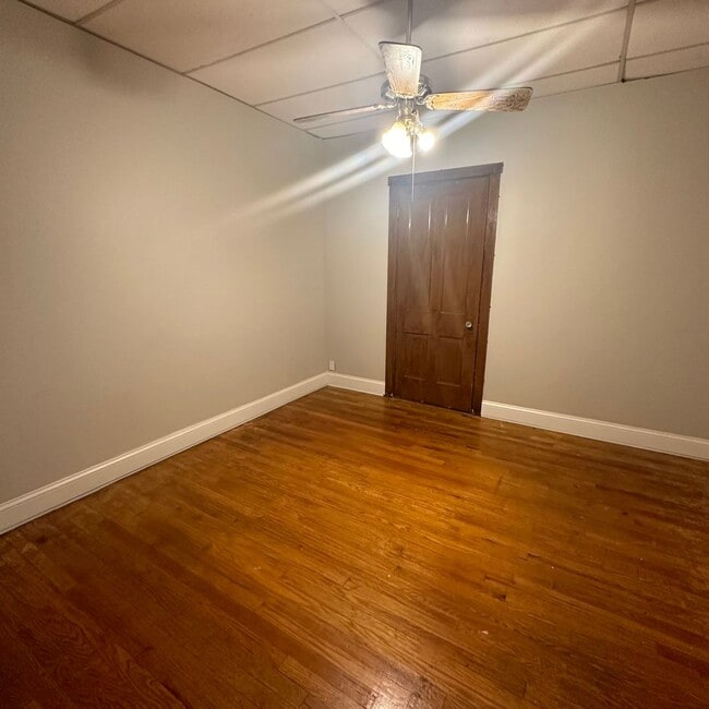 Building Photo - 4642 Farlin Ave
