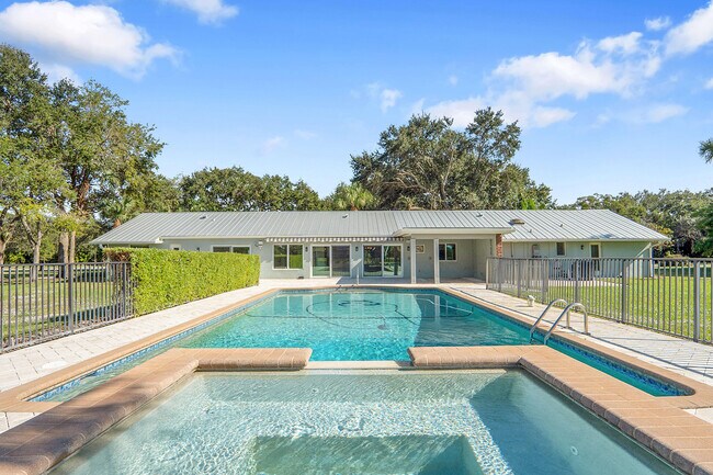 Building Photo - 8631 Steeplechase Dr