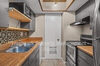 Building Photo - 2600 Penny Ln