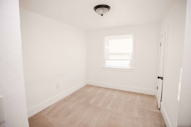 Building Photo - Remodeled three bedroom home available for rent!