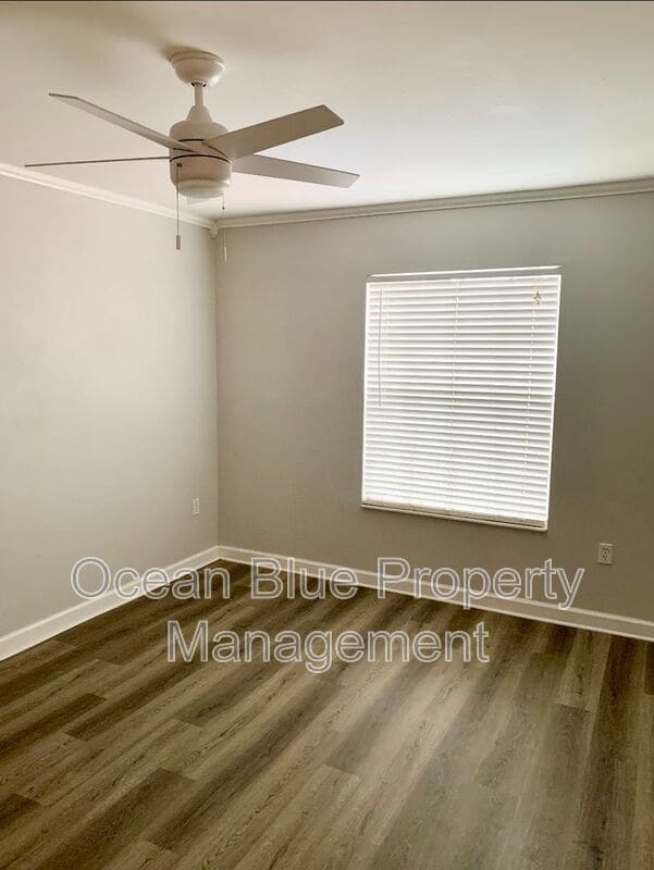 Building Photo - 11771 Raintree Dr