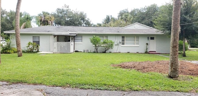 Building Photo - 2590 Rainbow Dr