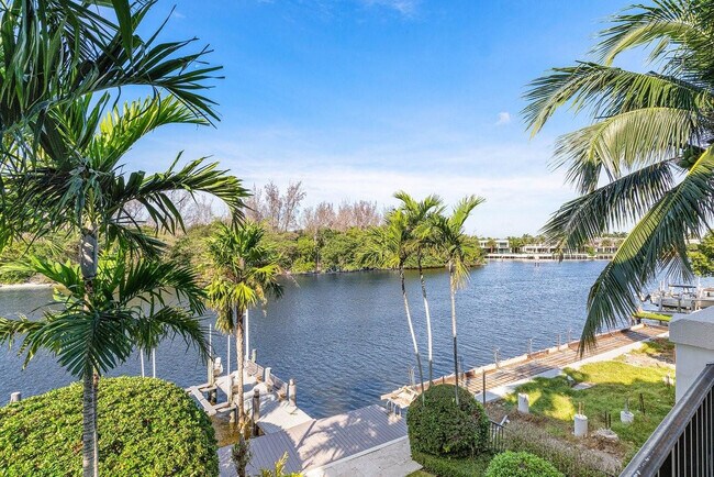 Building Photo - 549 NE 19th Ave