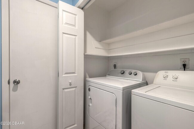 Building Photo - 1600 Big Tree Rd