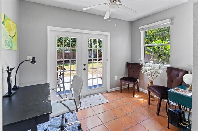 Building Photo - 3005 W Helen Ave