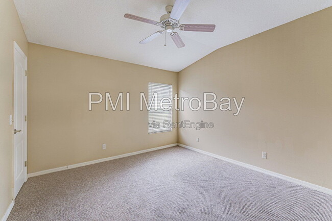Building Photo - 15706 Fishhawk Falls Dr
