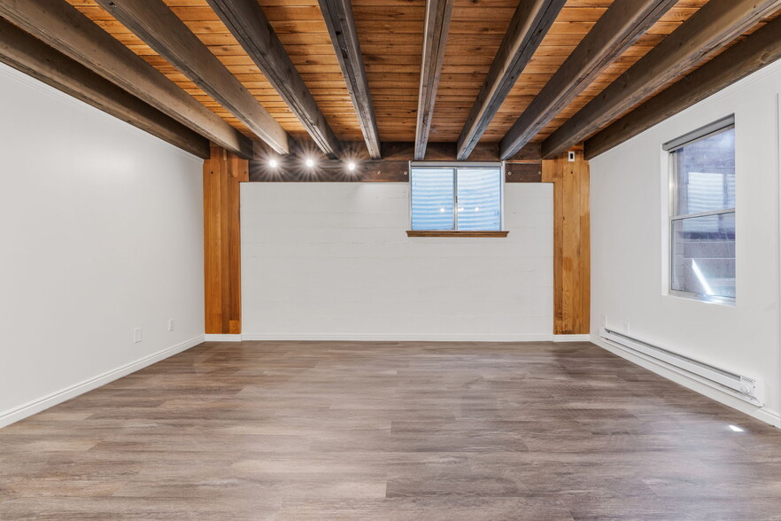 Building Photo - 1016 E 900 S