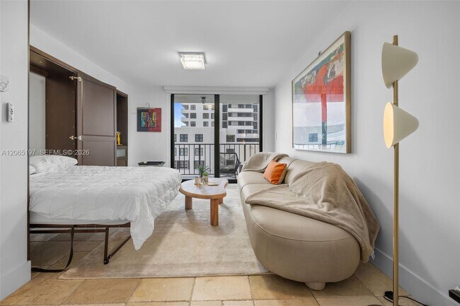 Building Photo - 2625 Collins Ave