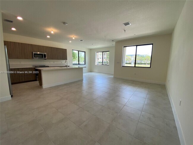 Building Photo - 8363 NW 41st St