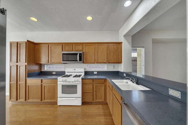 Building Photo - 9326 Lembert Dome Cir