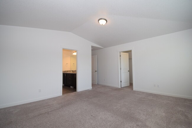 Building Photo - 1400 S 29th Blvd