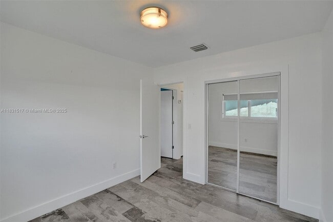 Building Photo - 8540 SW 20th St