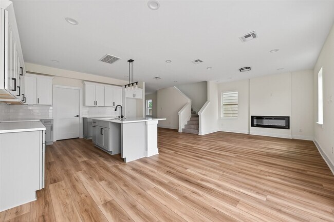 Building Photo - 12319 New Jordan Ln