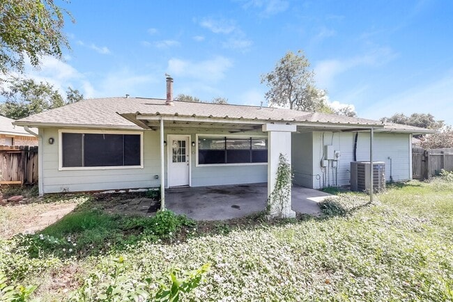 Building Photo - 21303 Bassbrook Dr