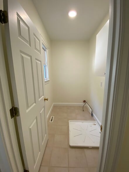 Building Photo - 213 Dana Ave