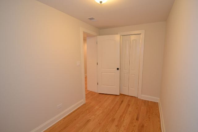 Building Photo - 4041.5 N Ashland Ave