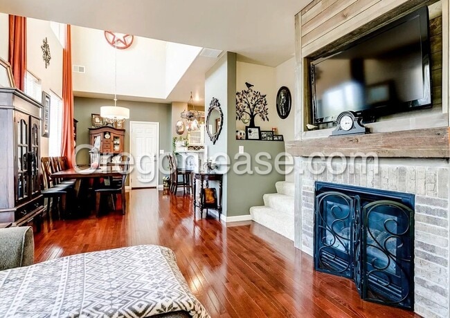 Building Photo - Beautiful large West Eugene home