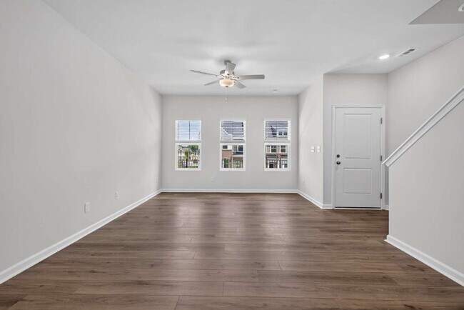 Building Photo - 107 Flowering Maple Wy