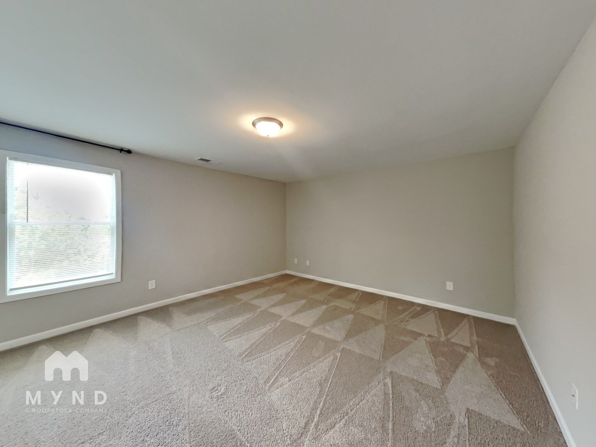Building Photo - 386 Springwater Wy