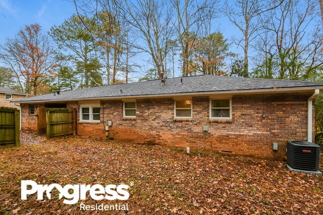 Building Photo - 643 Milford Dr SW