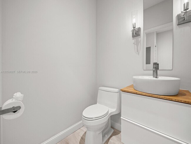Building Photo - 5864 SW 74th Terrace