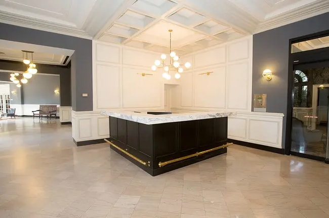 Building Photo - 1642 E 56th St