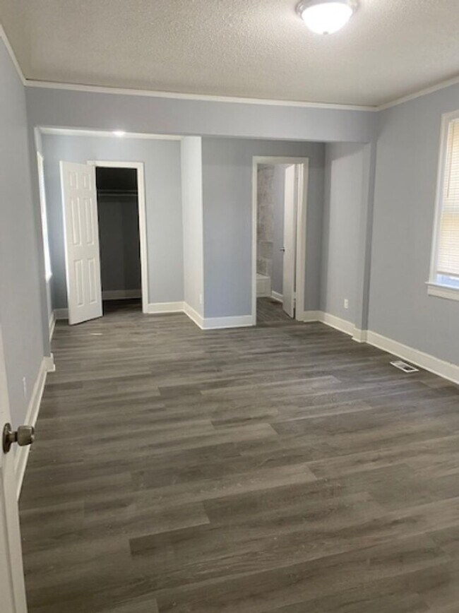 Building Photo - Spacious 3-Bedroom Gem in Memphis!