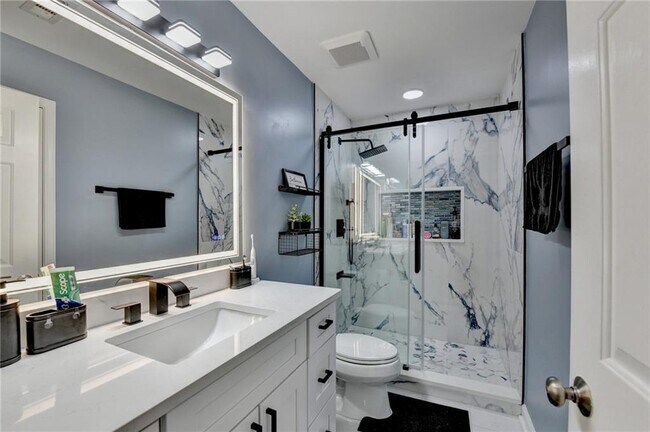 Building Photo - 770 Pimlicon Pl
