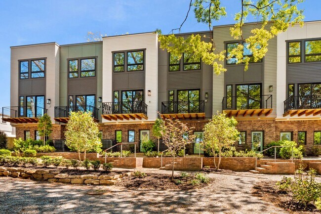 Building Photo - Pelham Square