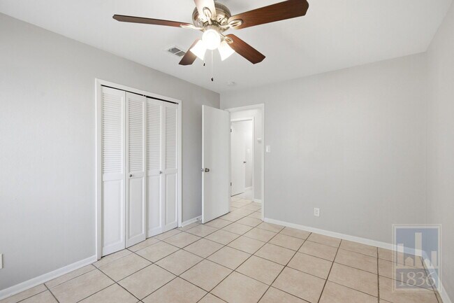 Building Photo - 8912 Hunters Trace