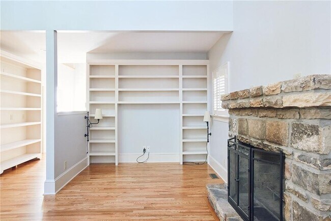 Building Photo - 1843 Butlers Ln
