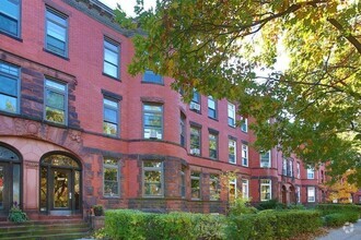 Building Photo - 1805 Beacon St