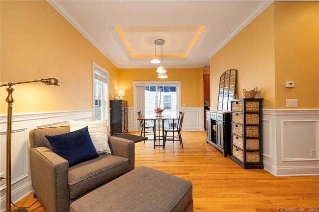 Building Photo - 160 Glenbrook Rd