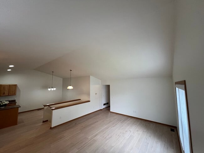 Building Photo - 44237 136th AVe