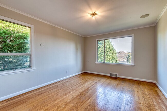 Building Photo - Magnolia Home