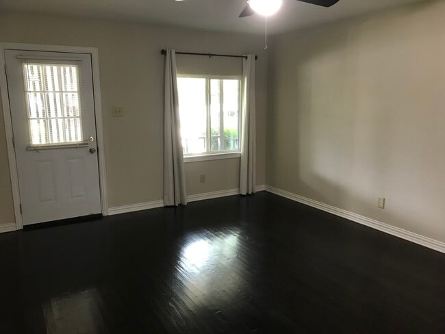 Building Photo - 823 Jackson St