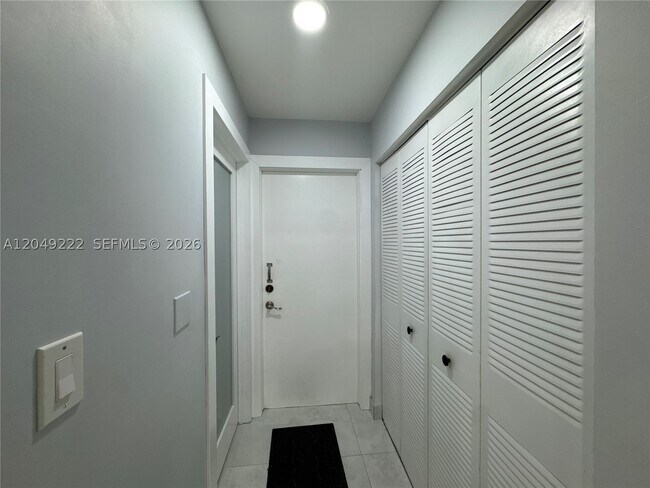 Building Photo - 9368 SW 146th Pl