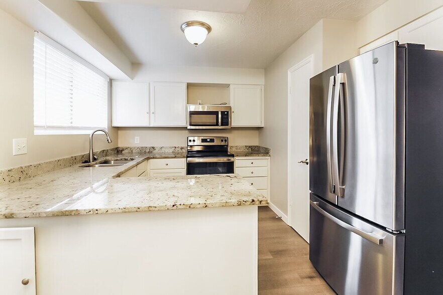 Building Photo - 7228 Charisse Cir