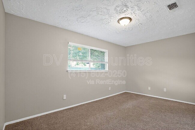 Building Photo - 20021 Cottonglade Ln