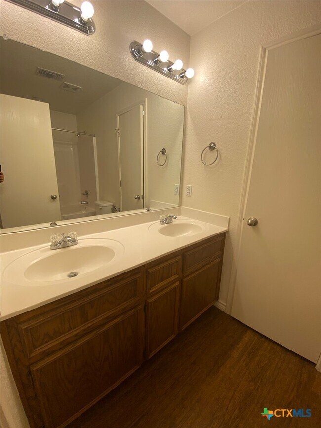 Building Photo - 4508 Waterproof Dr