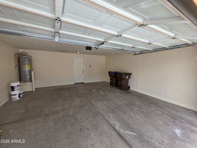 Building Photo - 6063 E Sotol Dr