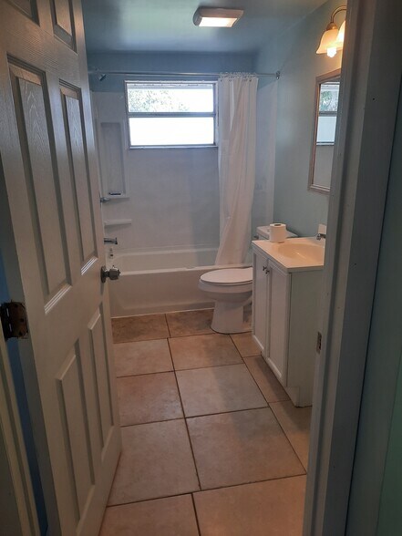 Bathroom - 4722 Fairway Dr S