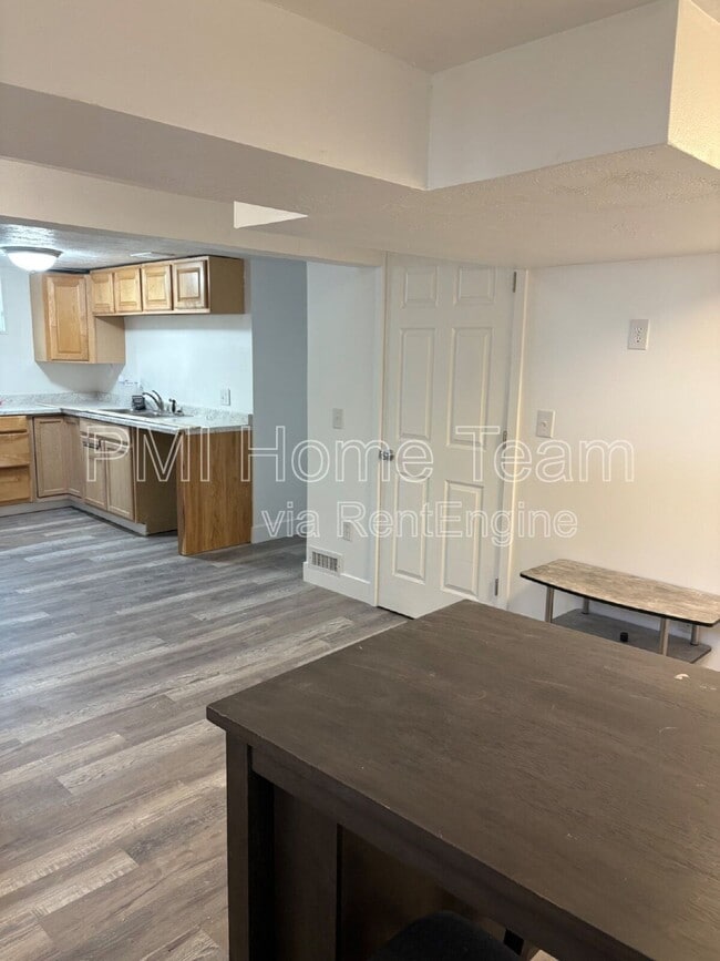 Building Photo - 732 Campbell Heights