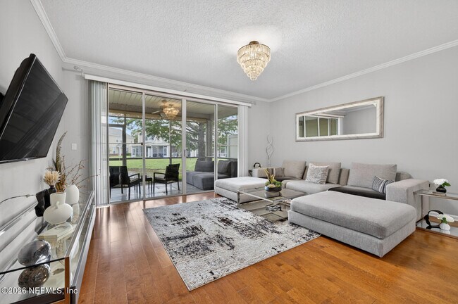 Building Photo - 4166 Highwood Dr